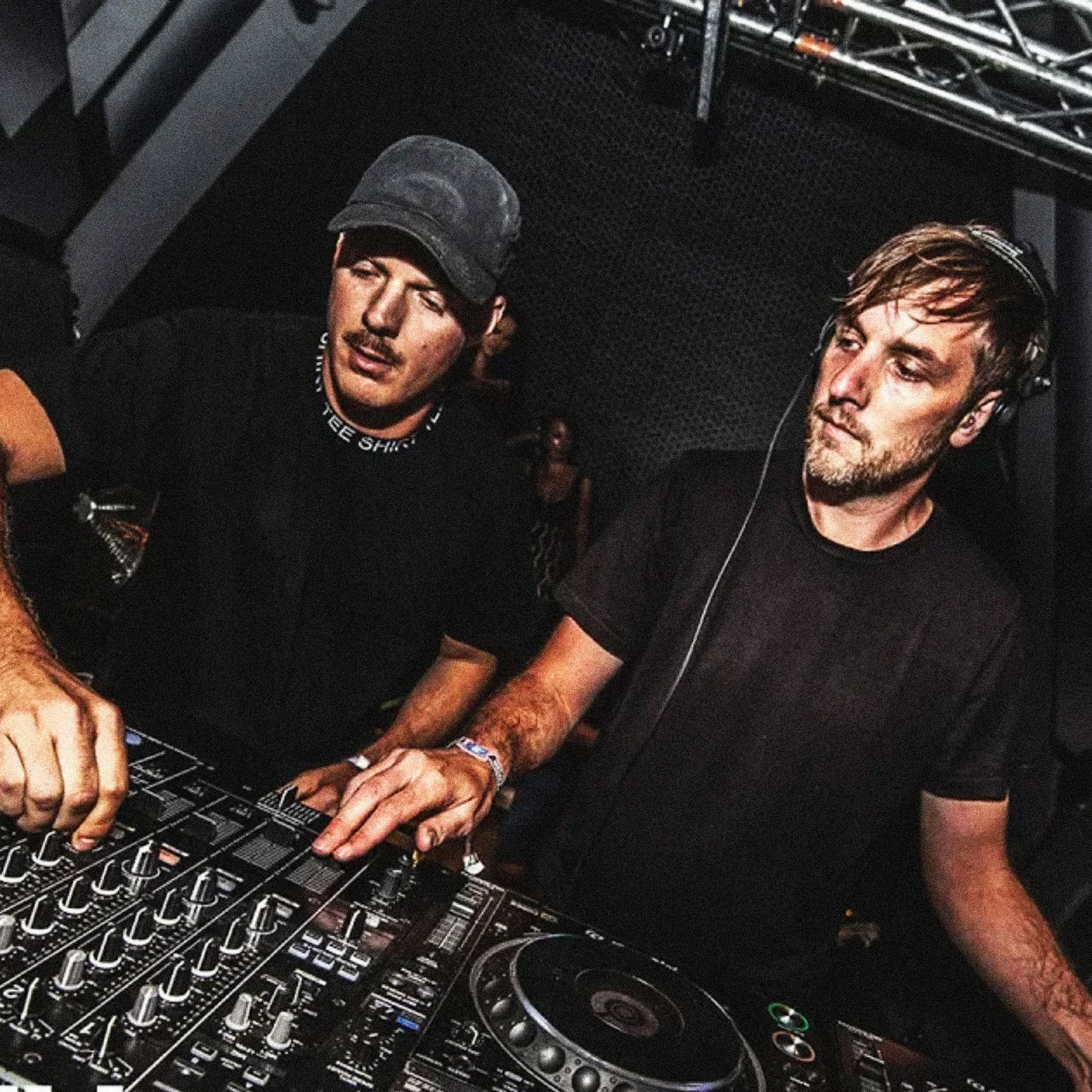 Read more about the article Relentless Energy and Seamless Mixing: Phace and Misanthrop Steal The Show at Let It Roll 2018